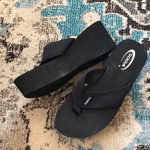 SODA platform sandals NWOT Size 10